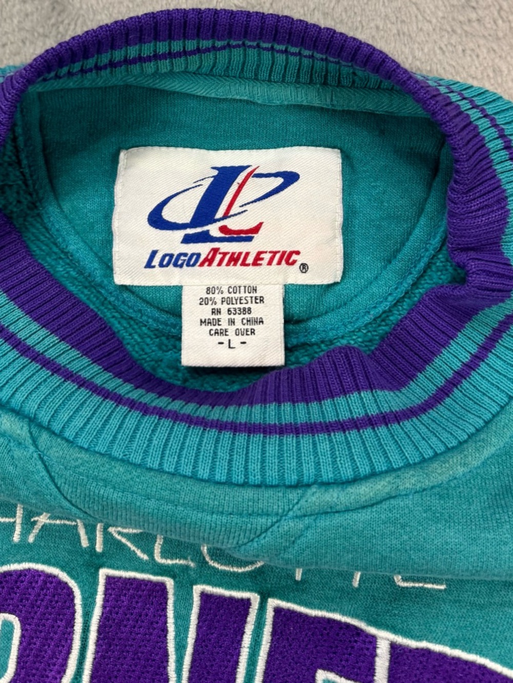 Vintage 90’s Logo Athletic Charlotte Hornets Sweater Size Large W/Cap - Picture 2 of 5